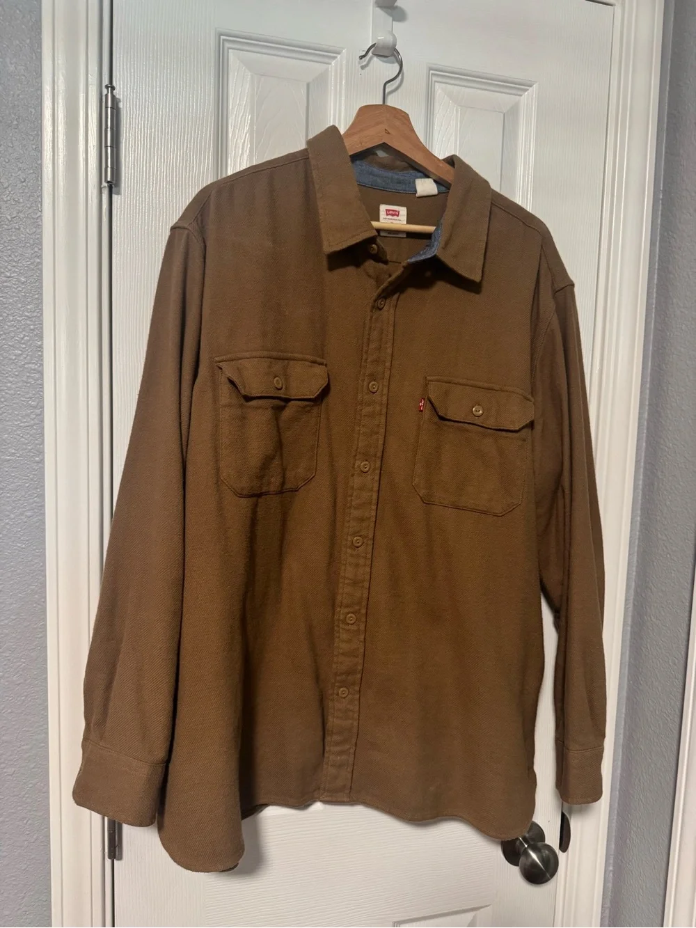 Levi's Men's Camel Button-Down Long Sleeve Shirt Jacket Soft Relaxed Fit XL.